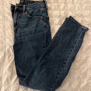 Gap high rise flitted straight leg Jean